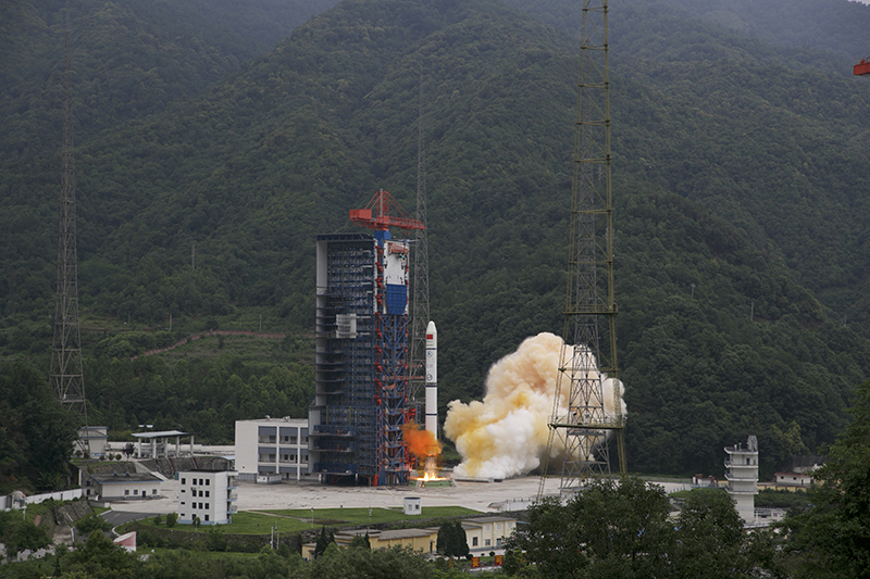 衛星發射.jpg